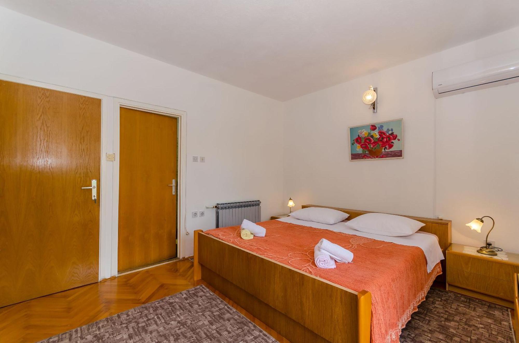 Rooms Ante Vrboska Buitenkant foto